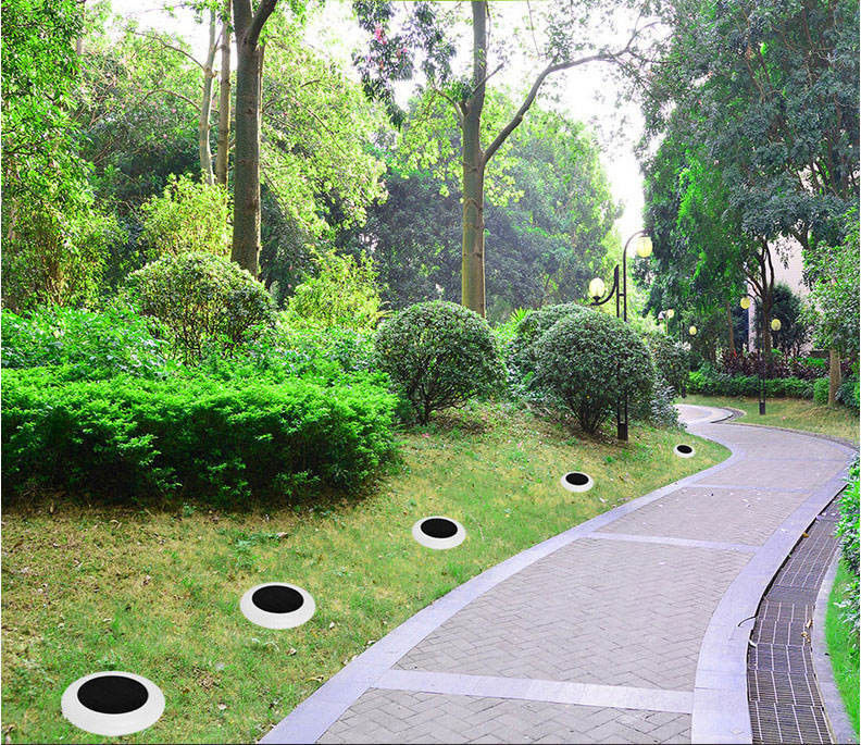 Solar Powered Landscape Light for Colorful Outdoor Decorative Lighting in Garden Villa