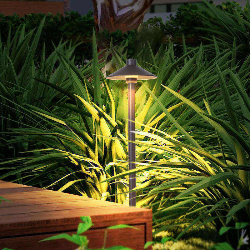Outdoor Garden Low Voltage Landscape Light Lawn Path Lighting with Solar Power Supply