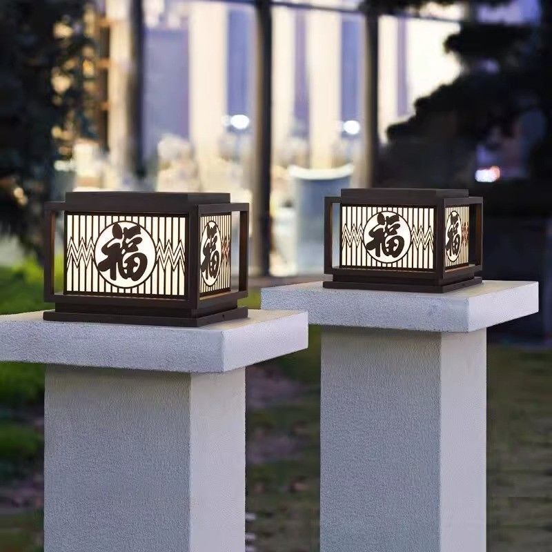 50000 Hour Working Lifetime Solar Outdoor Garden Pillar Light for Courtyard Lighting