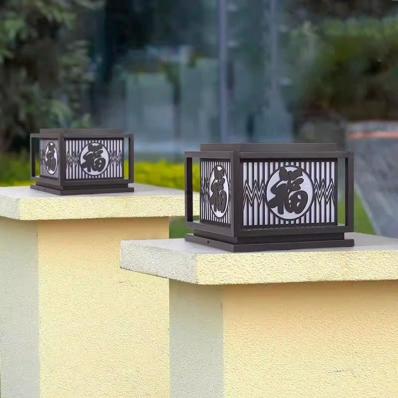 50000 Hour Working Lifetime Solar Outdoor Garden Pillar Light for Courtyard Lighting