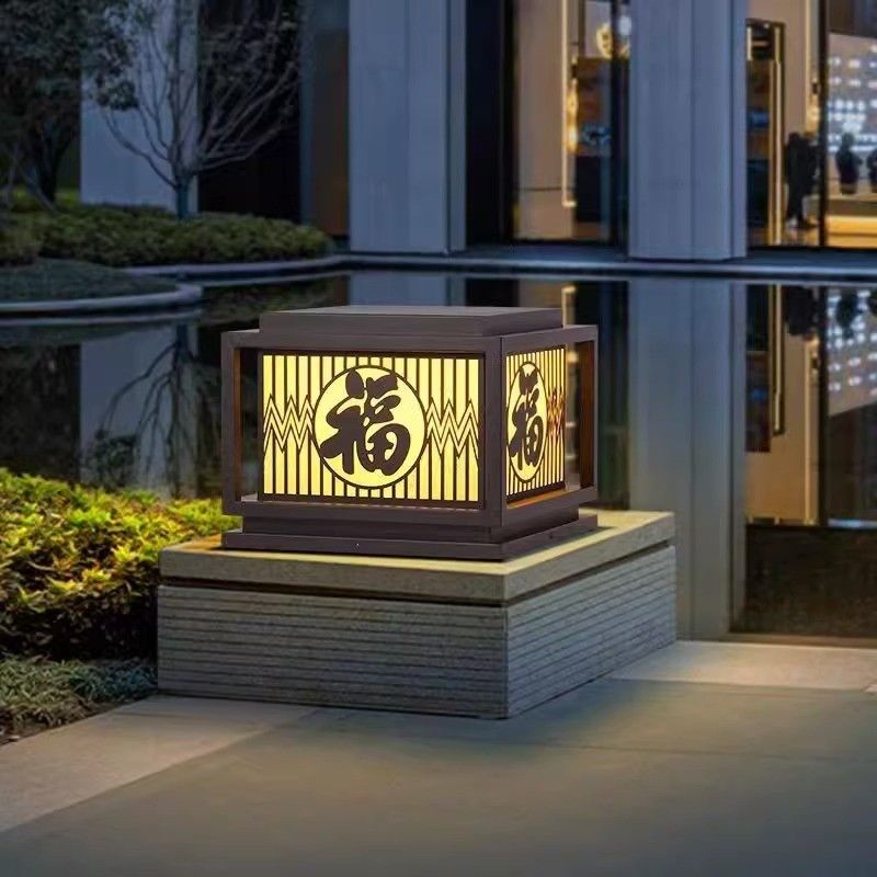 50000 Hour Working Lifetime Solar Outdoor Garden Pillar Light for Courtyard Lighting