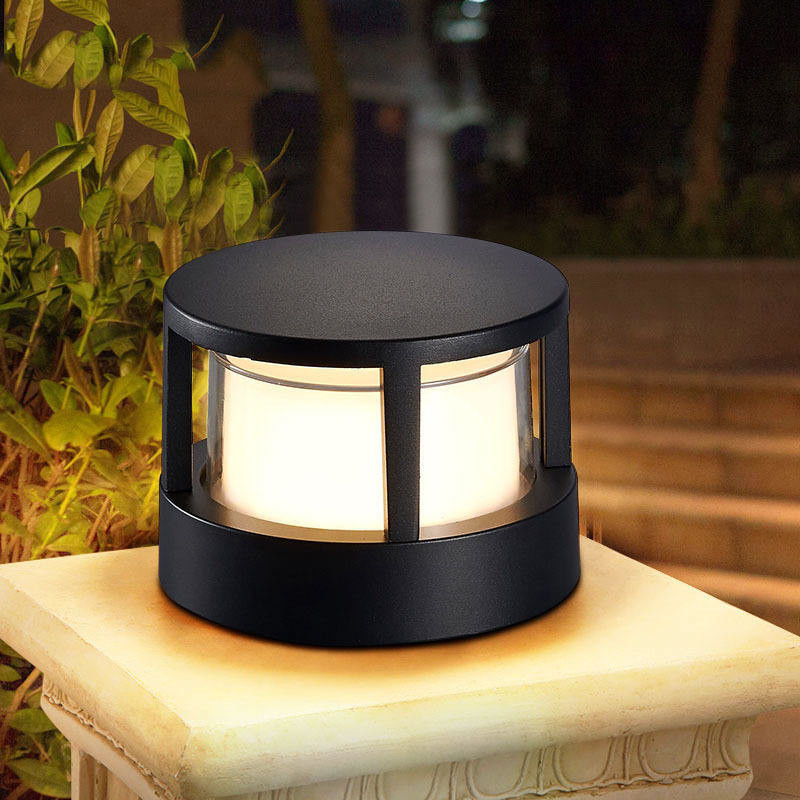 IP65 Waterproof 12W Modern LED Outdoor Wall Light for Light Control in Sleek Design