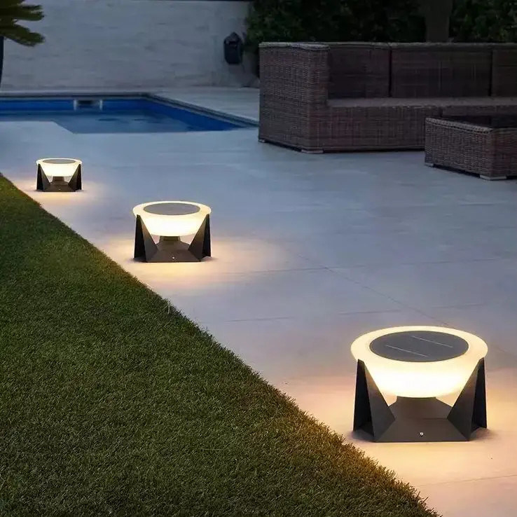 Outdoor Solar LED Light for Garden Decoration Waterproof IP65 Landscape Light 85lm/w