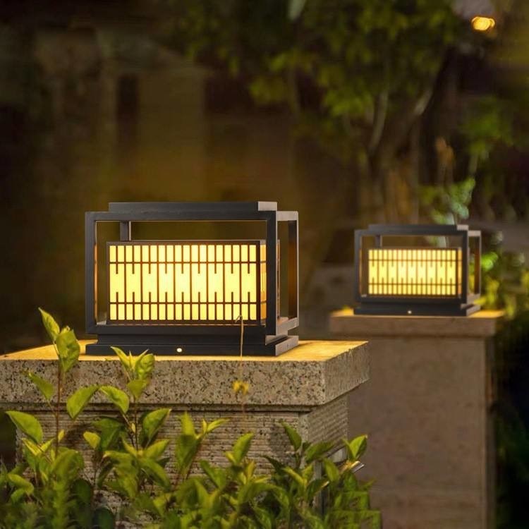 Outdoor Garden Fence Lighting with 80 CRI and 3500K Warm White Color Temperature