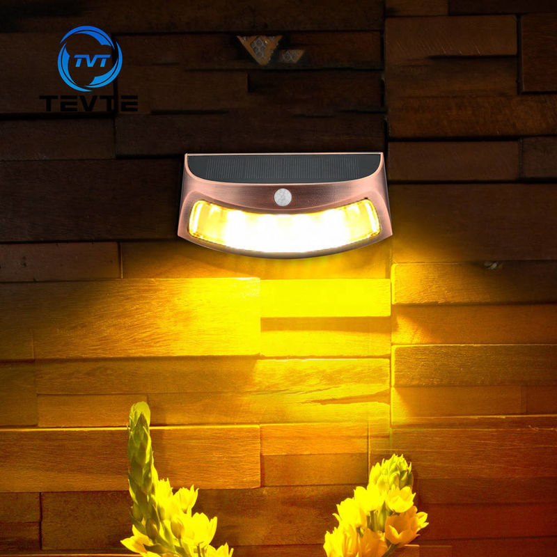 IP65 Outdoor Solar Waterproof Garden Decoration Smiley Lamp with Human Body Induction