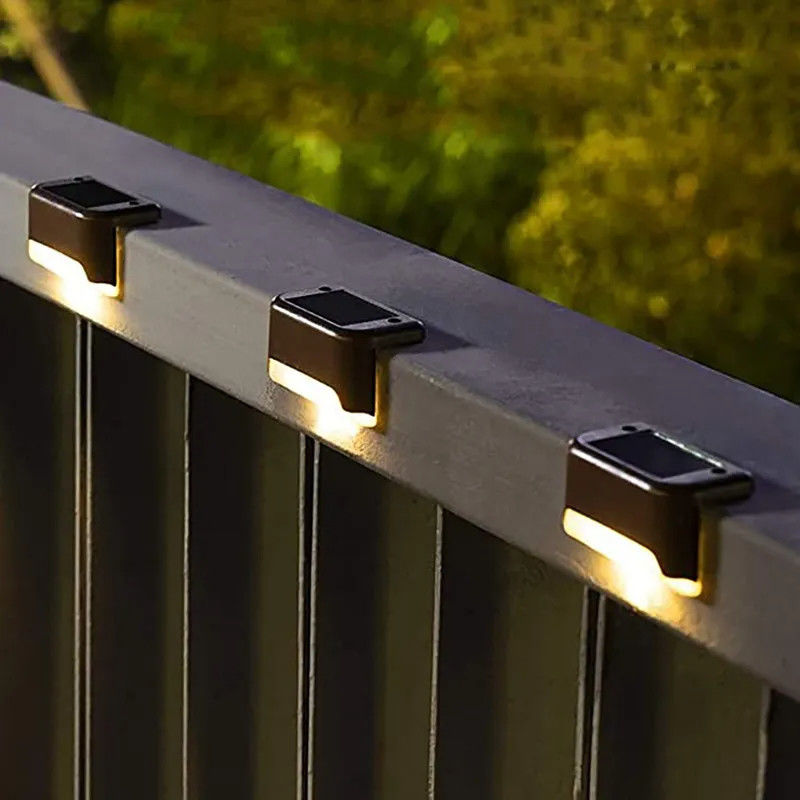 2700K Color Temperature Solar Fence Lights Stable Waterproof LED Solar Deck Lights 1-