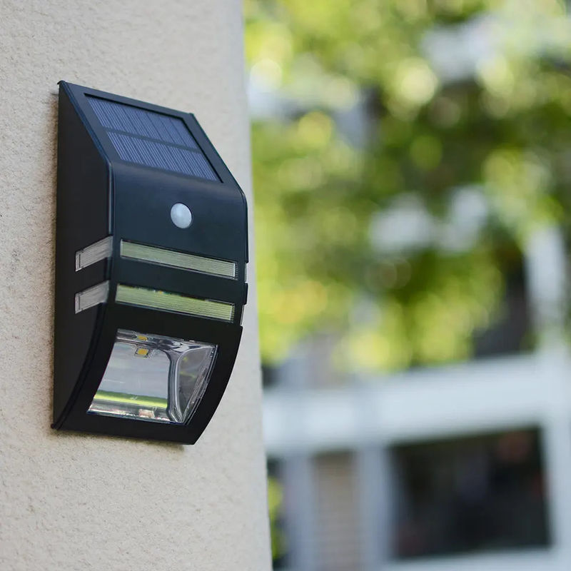 LED Solar Motion Sensor Wall Light for Family 4v 0.33w Wall Mount 6000K Color Temperature